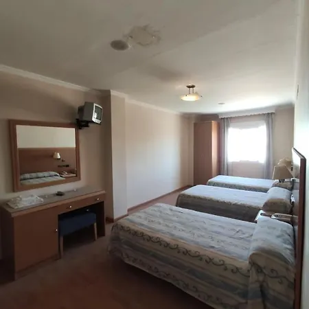 Lindaraja Hotel 2*